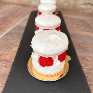 Malinové bezé dortíčky