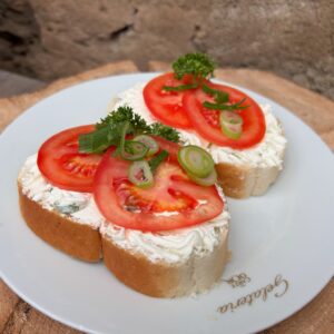 Chlebíček jarní cibulka