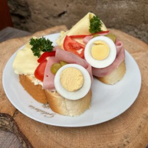 Chlebíček šunka-sýr