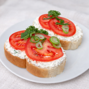 Chlebíček jarní cibulka