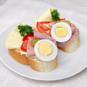 Chlebíček šunka-sýr